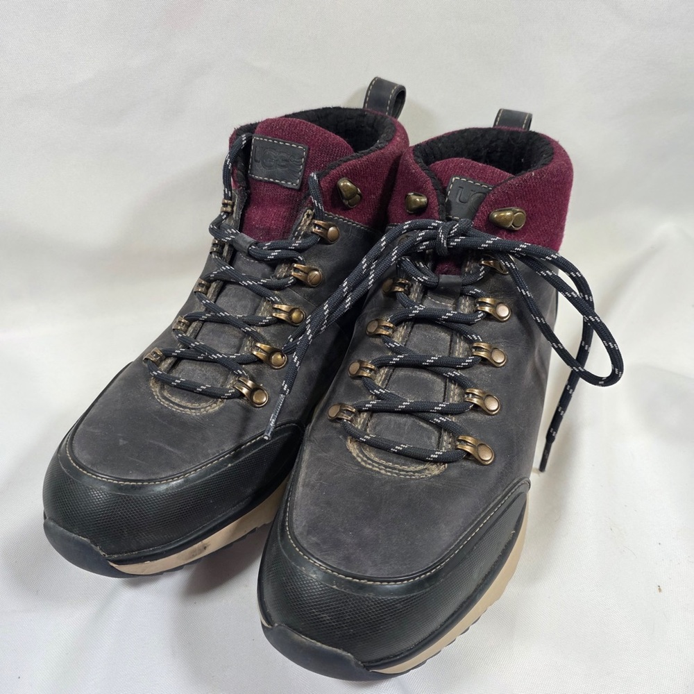 UGG MEN OLIVERT NAVY WATERPROOF LEATHER HIKER SNOW Boot US 10.5